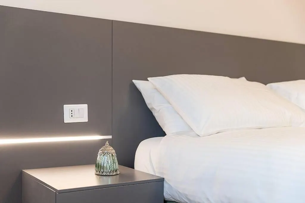 Nuovissimo Appartamento Luxury, Centro Milán