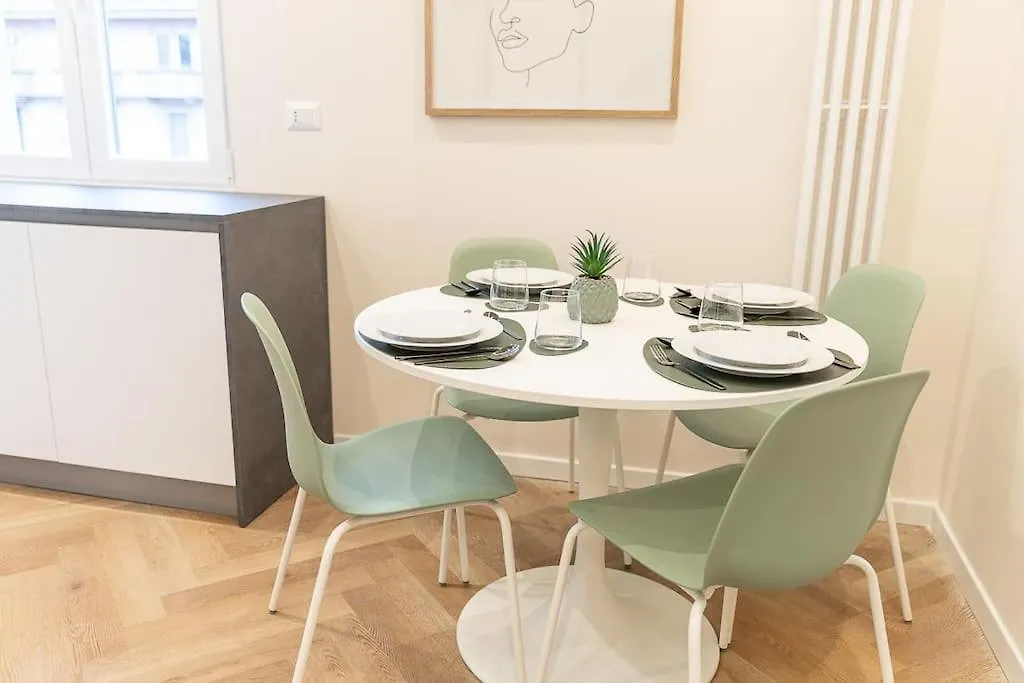 Apartment Nuovissimo Appartamento Luxury, Centro Milan